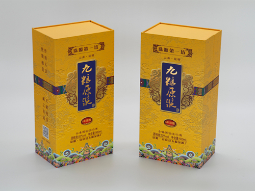 古法傳世百年佳釀，九糧原漿萬(wàn)古流芳！昆明宜良縣五眼泉酒廠(chǎng)酒盒定做