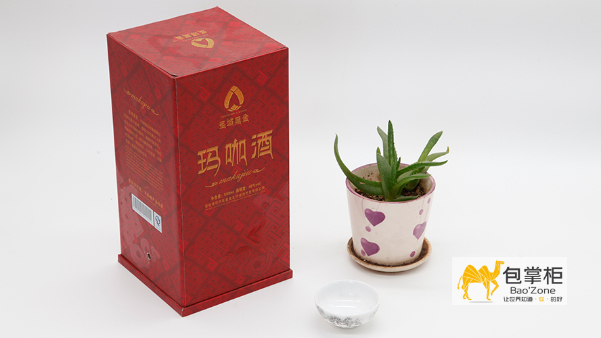 造型優(yōu)雅的酒包裝設計，滿(mǎn)足消費者優(yōu)越感！